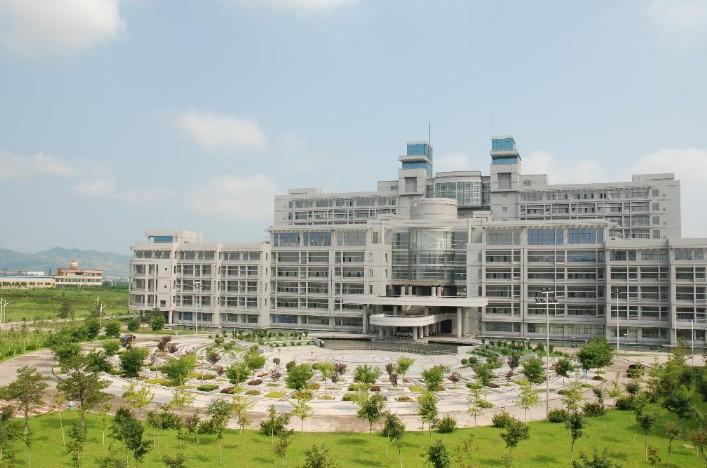 辽宁工业大学图片