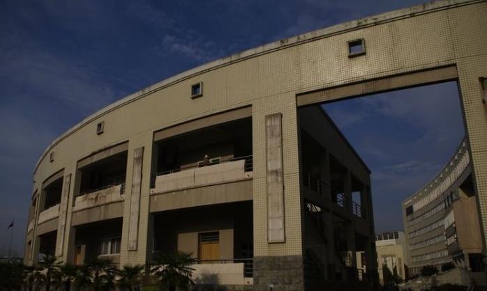 黄冈师范学院
