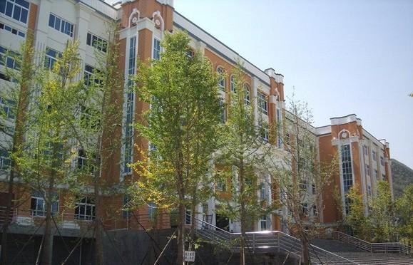 六盘水师范学院