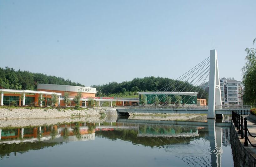 咸宁职业技术学院。