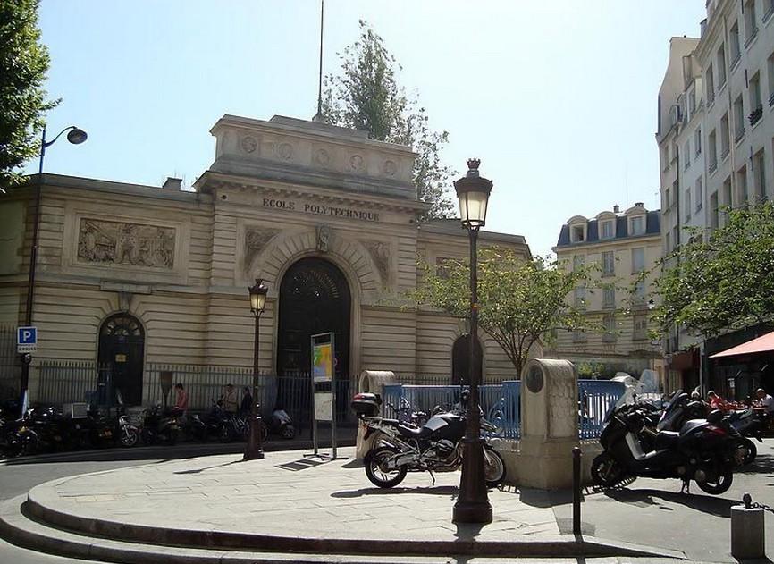 法国巴黎中央理工-高等电力学院官网。