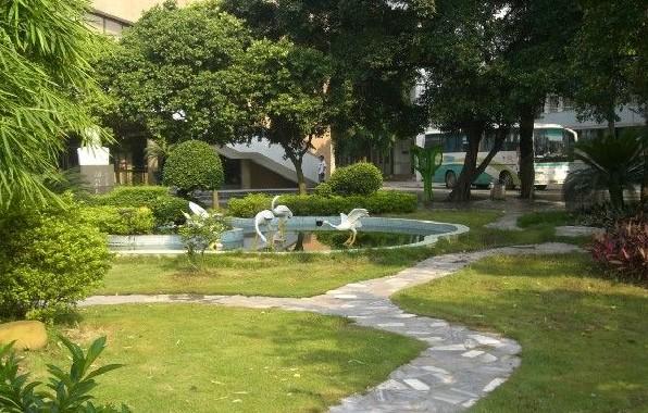 广东外语艺术职业学院的环境好么?