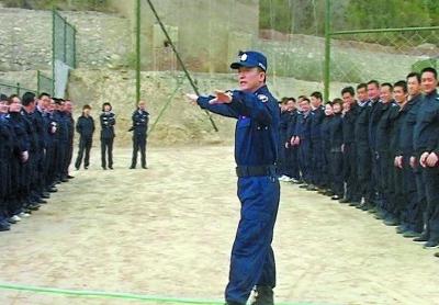 甘肃警察职业学院教官在授课