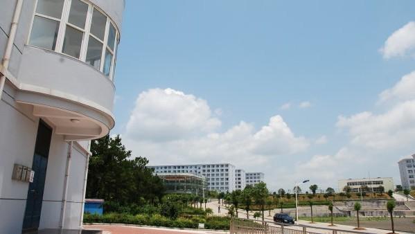 信阳师范学院华锐学院图片