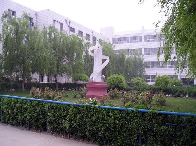 全部版本 历史版本  邢台市第十二中学是市教育局直属的重点初中学校