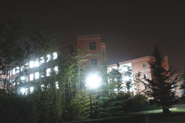 12名学生考入北大清华 [3]2013年7月24日,安阳林州市一中2013年高考再