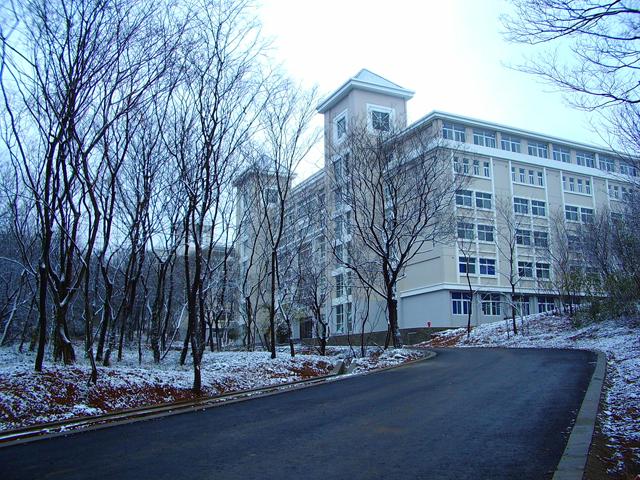 南京工业大学浦江学院