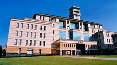 国立东华大学