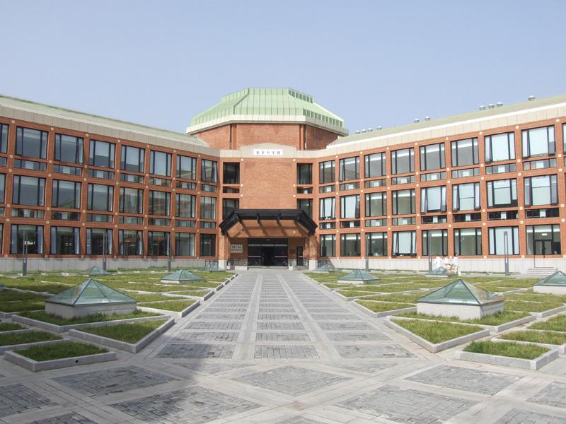 南民族大学药学院