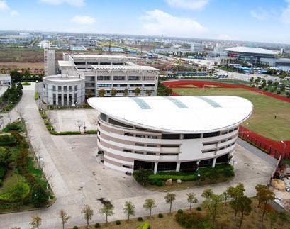 上海新江学院