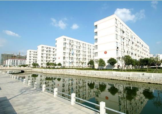是2004年经江苏省教育厅批准,由省厅与淮阴工学院共同投资建设的科学