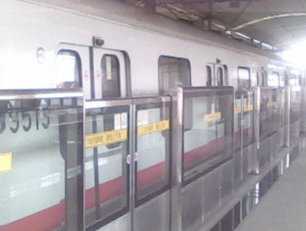 请问在上海地铁一号线富锦路下,在哪里乘宝山