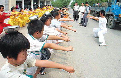 而马步桩恰恰是能满足这两者要求的一个极好的桩法