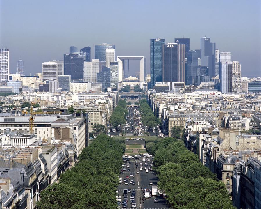 巴黎 是 法国 最大的工商业城市