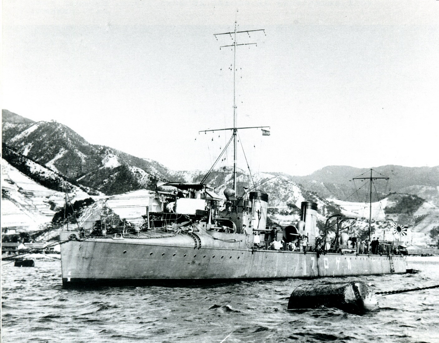 murakumo,英文名:massed clouds)是二战时期日本海军所属的驱逐舰之一