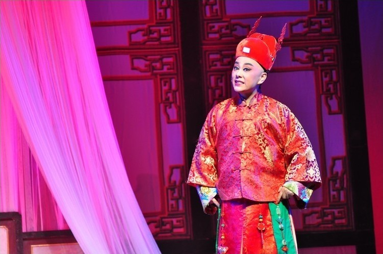 越剧院的范派小生徐铭,虽说也是第一次参赛,但是凭借在越剧《一缕麻》