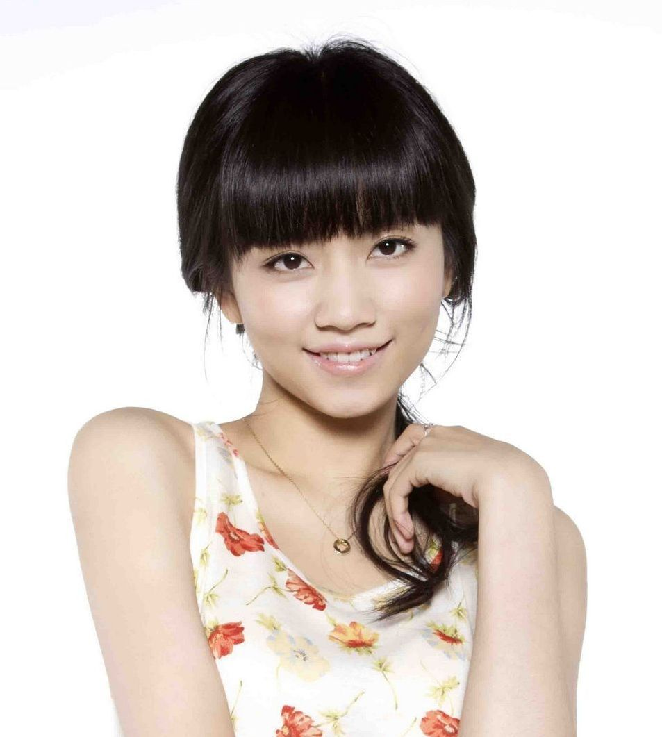 刘惜君(sara),新生代华语实力美女歌手,以其清亮的音色,扎实的唱功,对