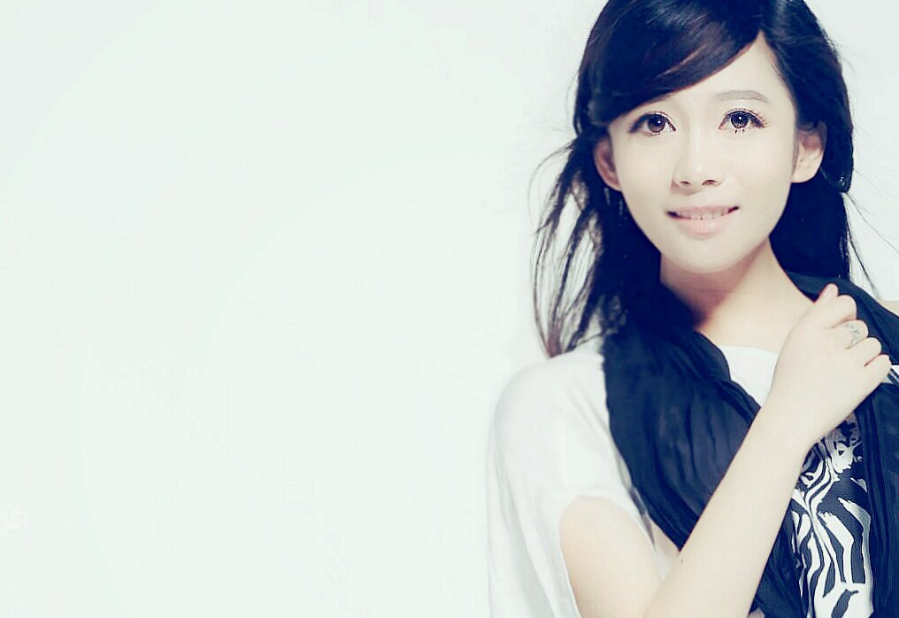 胡悦 - 彩虹岛新闻网