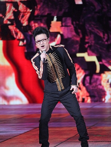 2013央视春晚演唱我爱你中国