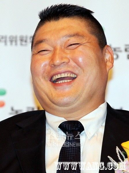 姜虎东父亲去世