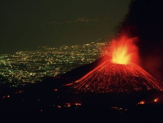 揭秘世界地理之最    埃特纳火山  意大利西西里岛东岸活火山.