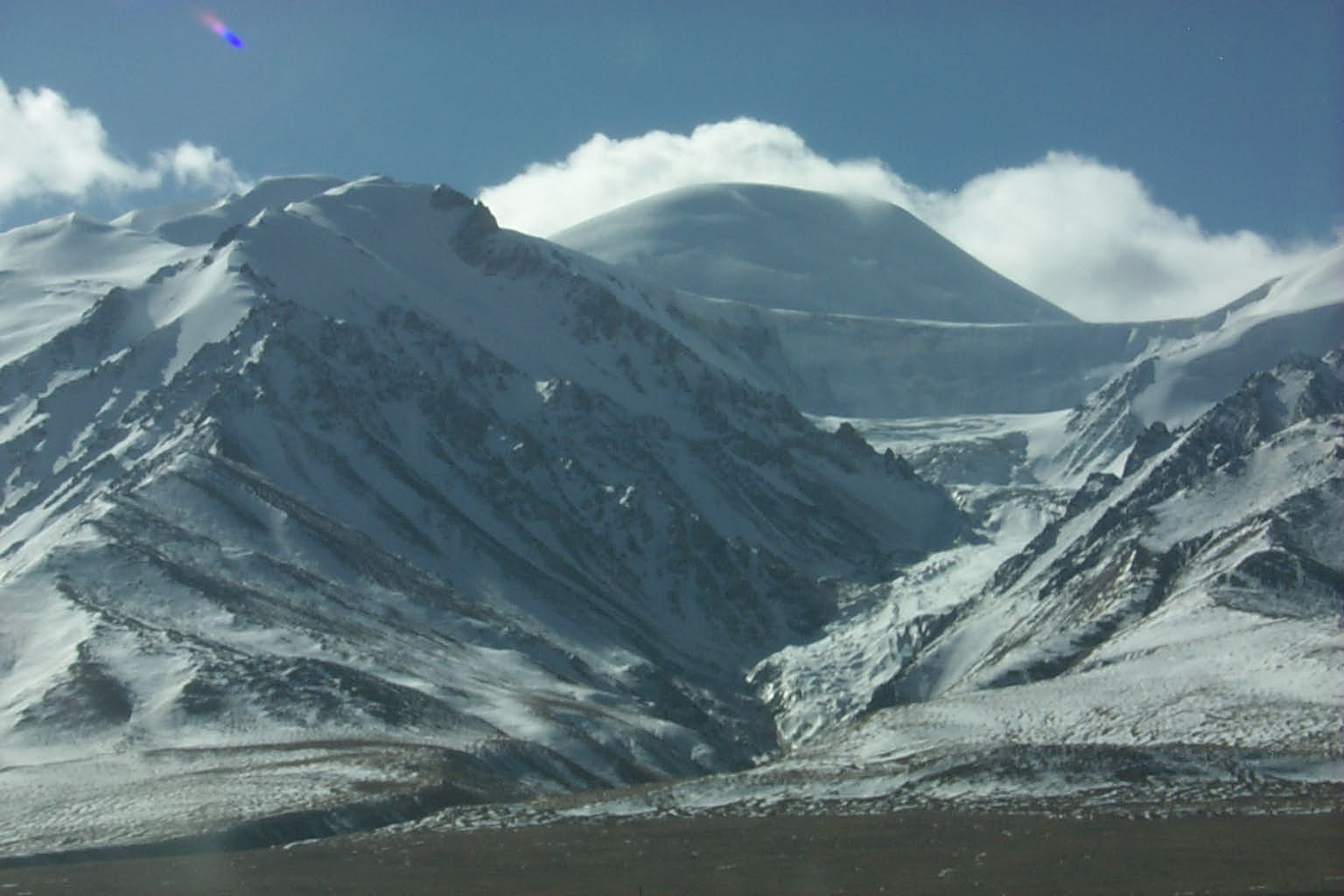 亚洲中部的青藏高原，为什么会被称为“地球第三极”？|青藏高原|地球|两极_新浪新闻