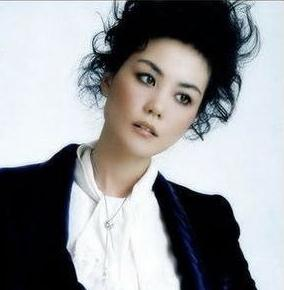 王菲,中国著名女歌手,影视演员,其演唱的《红豆》《但愿人长久》等