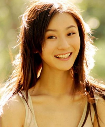 张娜,中国内地新进演员,自幼学习舞蹈.