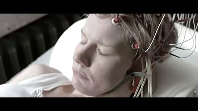 虽然michaela klinger (桑德拉·惠勒饰)已经忍受多年病痛的折磨图片