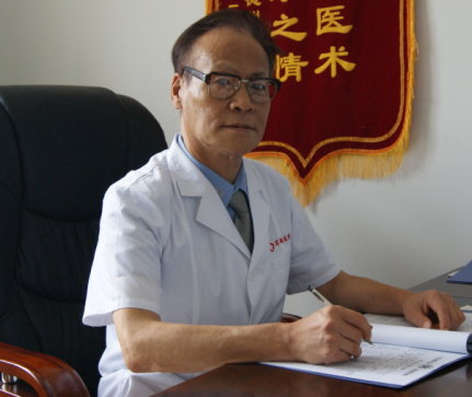 现任济南军都医院精神科首席专家   [1],从事精神科临床工作三十余