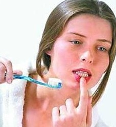 小孩牙出血完整版小孩牙出血高清