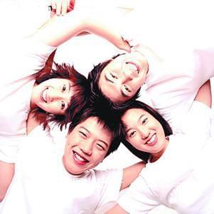 家庭月总收入_白领月收入