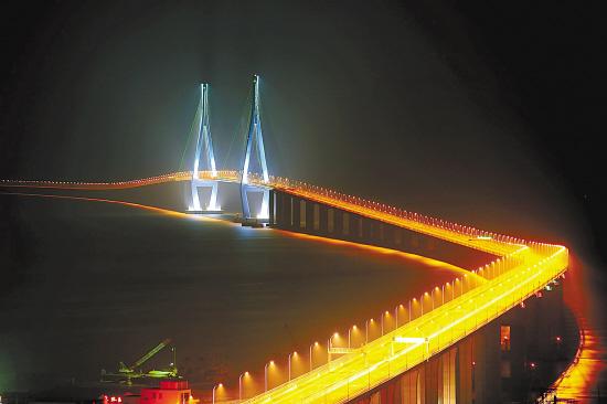 金塘大桥亮灯