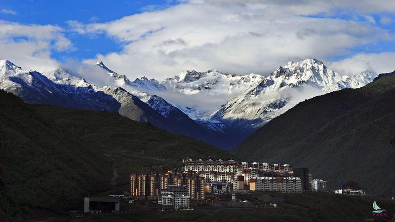 贡嘎山