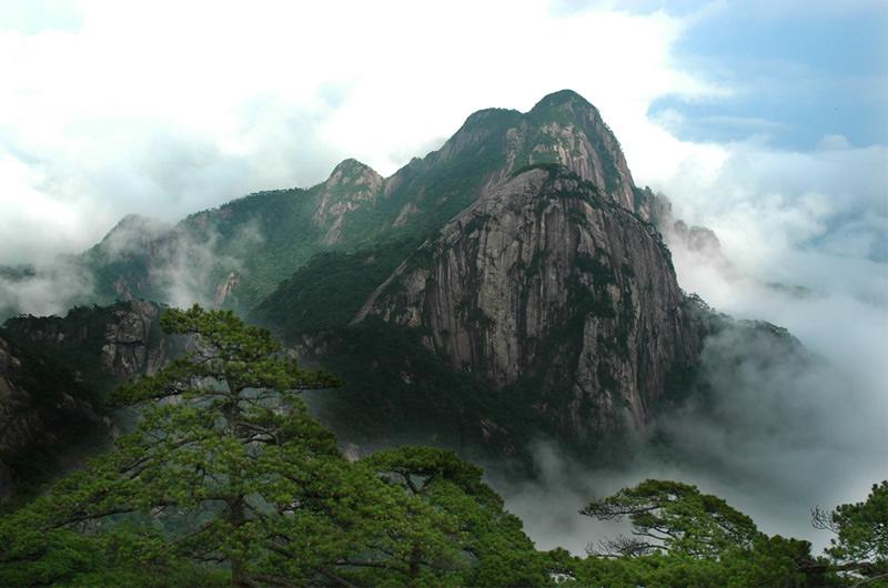 牯牛降坐落在石台,祁门两县交界处