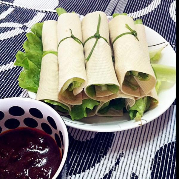 生菜豆皮卷