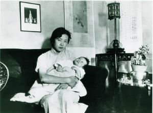 林徽因怀抱梁从诫