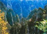 公园由东西两大景区组成,东为贵清山,西为遮阳山,两山东西对峙,交相