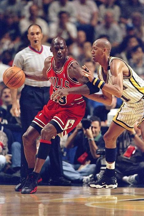 雷吉·米勒防守乔丹