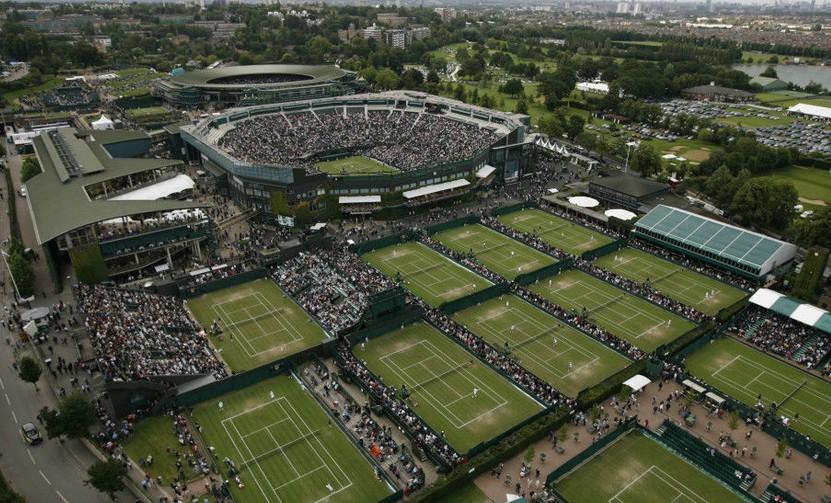 温网男单决赛德约科维奇逆转夺冠追平历史纪录引发网坛热议