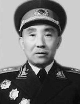 李聚奎,1904年12月31日出生于湖南安化兰田(今属涟源)西坪村一个农民