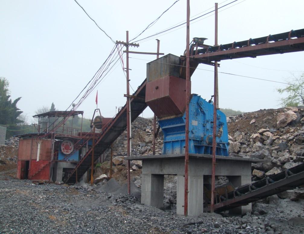 鹅卵石碎石机在矿山物料破碎中常用于一级破碎或二级破碎.