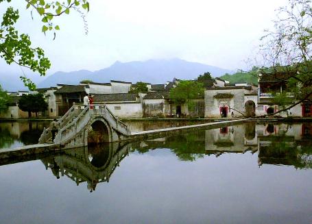 黟县,隶属于安徽黄山市,徽州六县之一,位于安徽省南端,黄山风景区西南