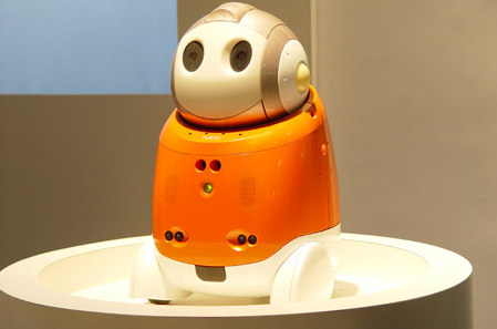 型智能机器人的360儿童机器人不仅可以教孩子