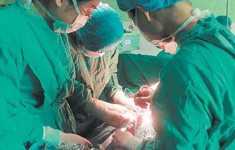 道镜下活检和宫颈锥切术在