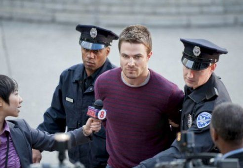 等她意识到tommy想要追求的是laurel……呃,两人之间变得很尴尬.