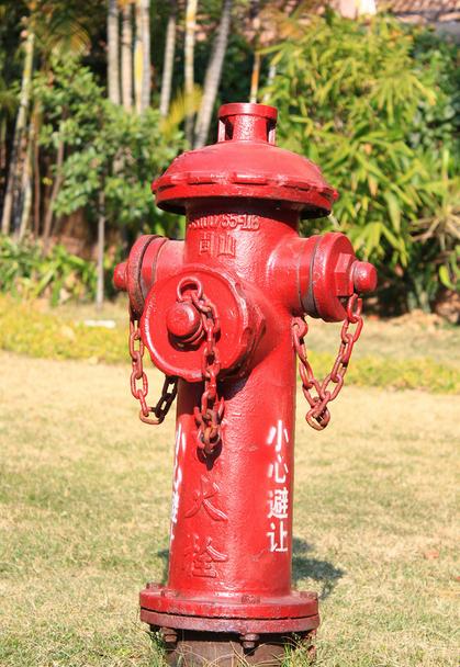 在城市中各处都备有消防栓,为消防员在救援过程中提供灭火用水