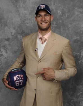 布鲁克·洛佩斯(brook lopez),生于美国加利福尼亚州北好莱坞
