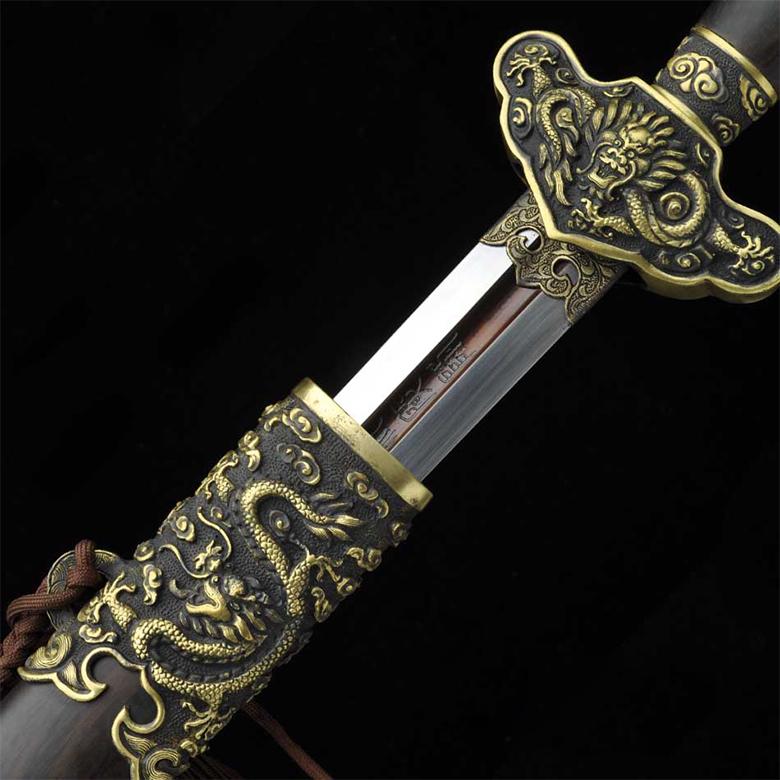 龙彩剑:中国古代名剑.  