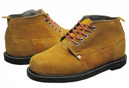 劳保鞋的选用应根据工作环境的危害性质和危害